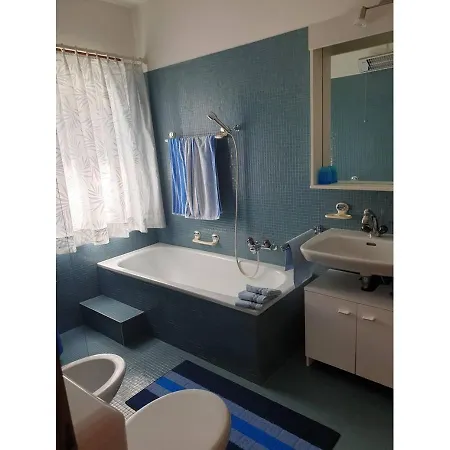 In Bifamiliare Con Piscina Apartment Pura