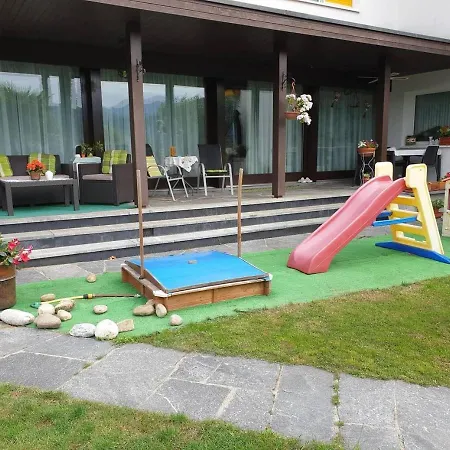 Lägenhet In Bifamiliare Con Piscina